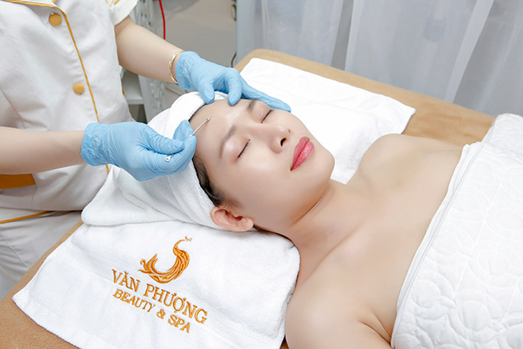 Liệu Trình 60 Phút Điều trị mụn chuyên sâu Tại Thẩm Mỹ Viện Văn Phượng