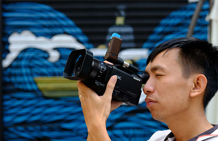 Máy Quay Phim Sony 4K HDR FDR-AX700 - Hàng Nhập Khẩu