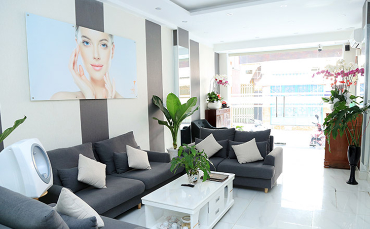 Liệu Trình 60 Phút Tẩy Tế Bào Chết, Làm Móng + Sơn Gel Cao Cấp Tại Lilly Nail & Beauty Spa