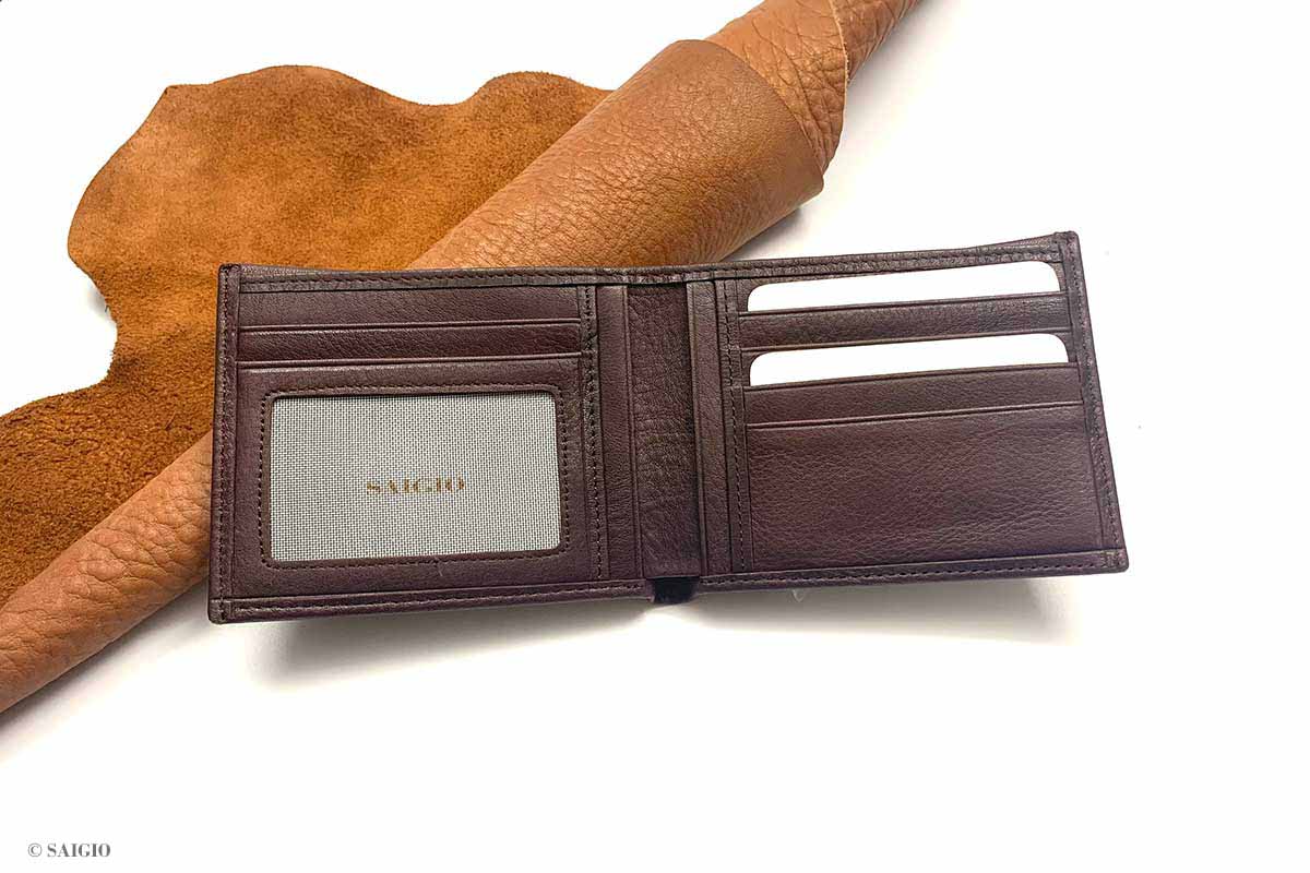 Bóp Nam Da Bò VINTAGE Hoài Cổ, Chất Da Mềm Mại - Vân Tự Nhiên, Size Lớn, Thiết Kế Cổ Điển, Đơn Giản - Mỏng Nhẹ, Dáng Ngang - Gập 2, Ngăn Đựng Tiền Có Khóa Kéo, Nhiều Ngăn Để Giấy Tờ Tiện Dụng - Hàng Chính Hãng SAIGIO