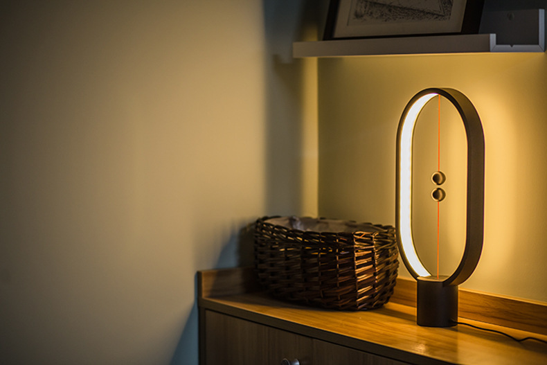 Đèn cân bằng từ tính | Tiki