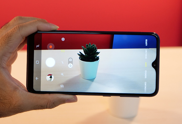 Điện Thoại Samsung Galaxy M10 (16GB/2GB) - Hàng Chính Hãng