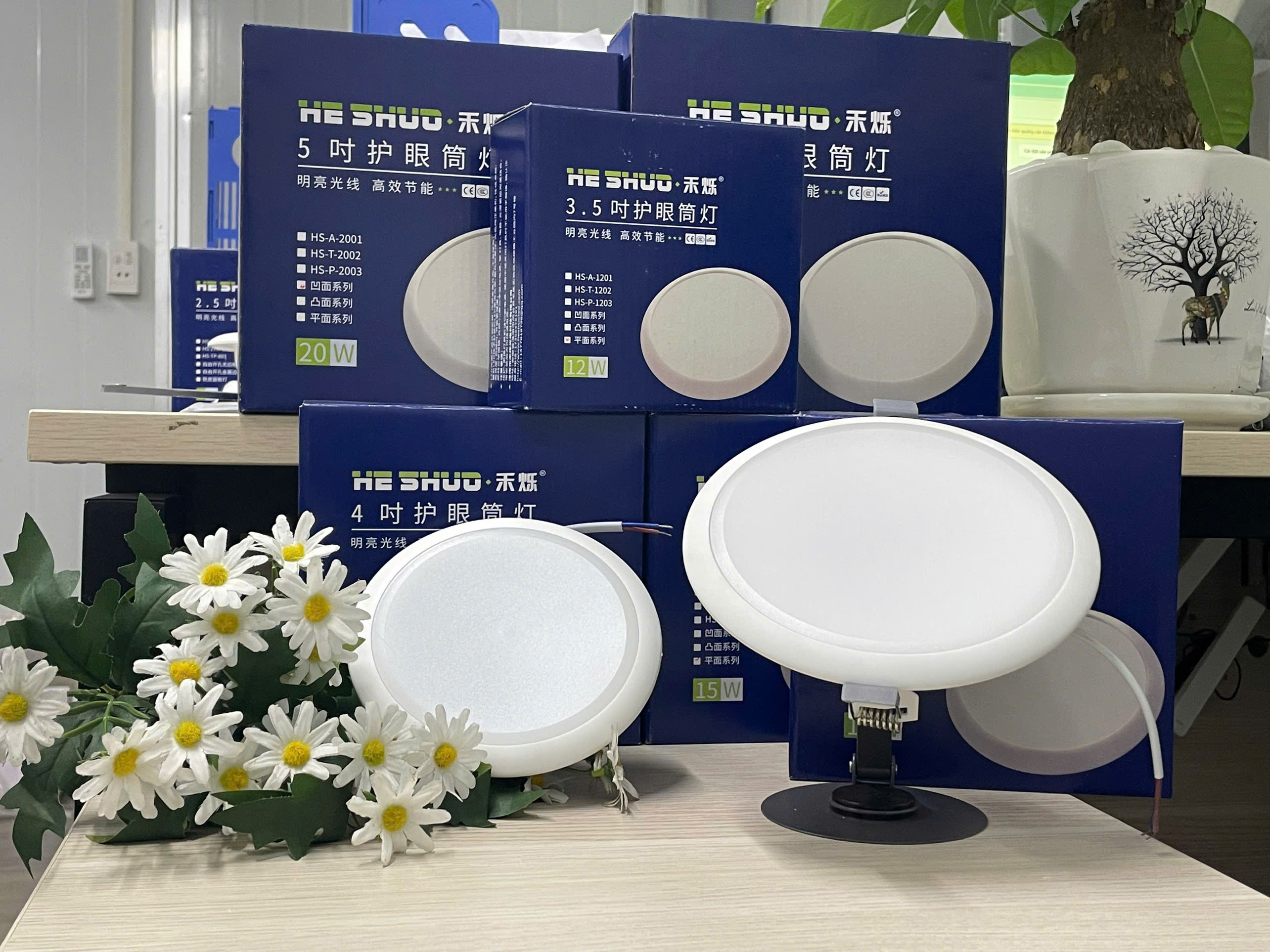 ĐÈN LED ÂM TRẦN- TIẾT KIỆM ĐIỆN 8W phi 75