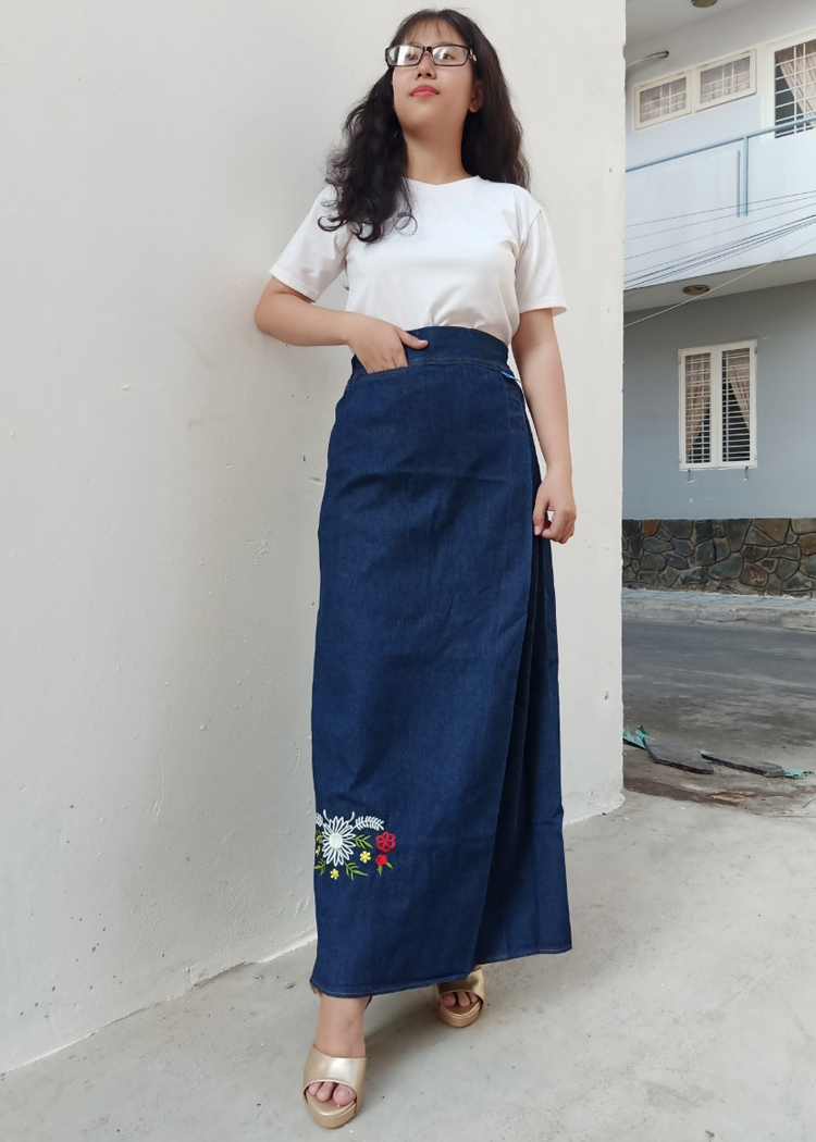 Váy chống nắng Jean Nữ Cao cấp thêu Hình Bông Cúc Trắng