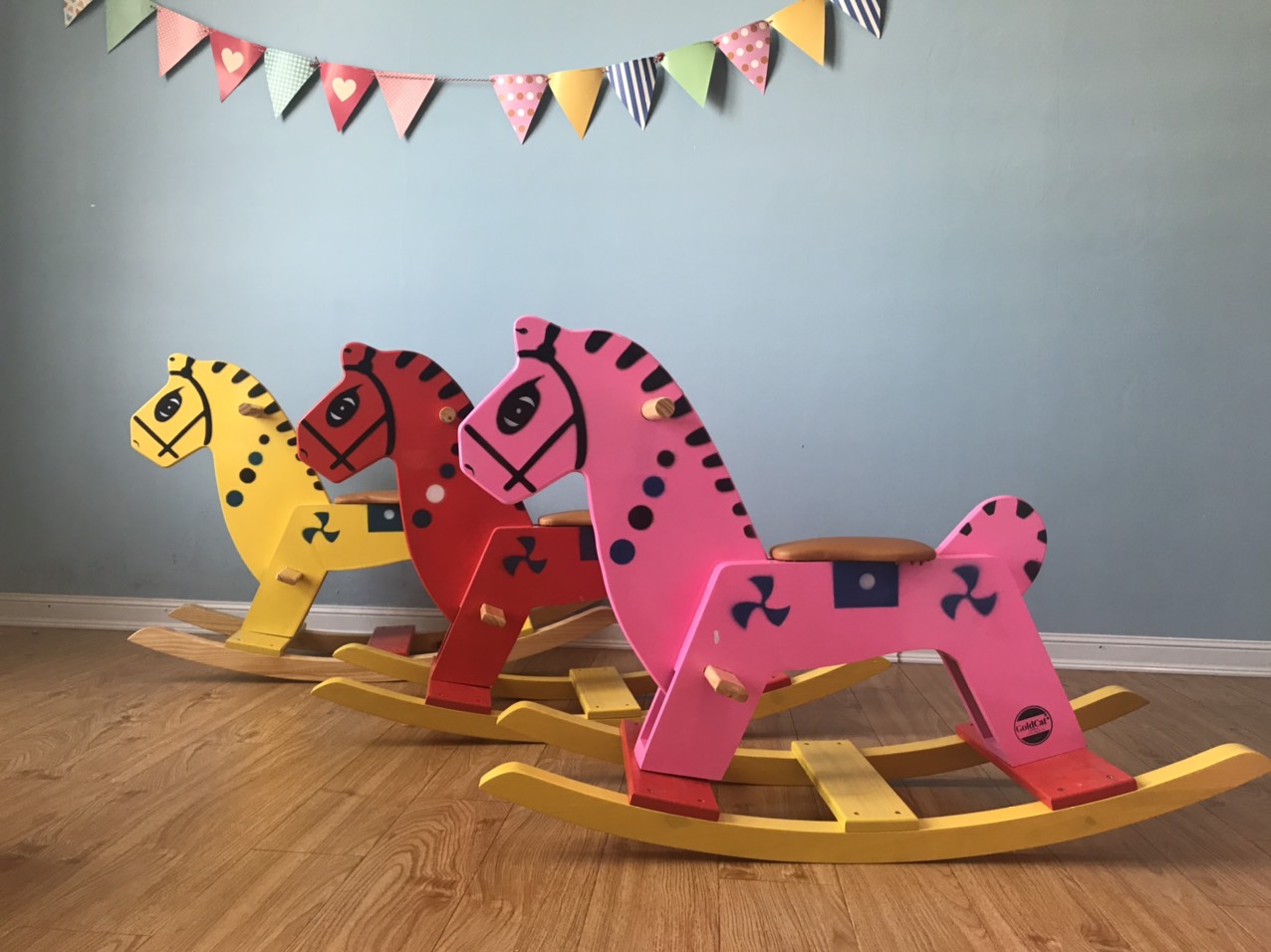 Ngựa gỗ bập bênh