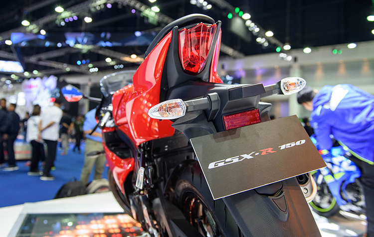 Xe Máy Nhập Khẩu Suzuki GSX R150 -  Đỏ Đen