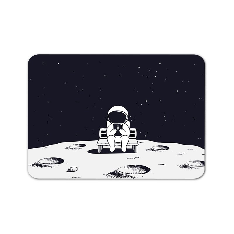 Miếng di chuột in hình Phi Hành Gia (Mouse pad with Astronaut image): Nếu bạn đam mê về không gian và vũ trụ thì miếng di chuột in hình phi hành gia là sự lựa chọn hoàn hảo. Không chỉ giúp bạn tiện lợi trong công việc mà còn là vật dụng trang trí văn phòng đầy sáng tạo và độc đáo.