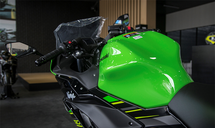 Xe MOTO Kawasaki Ninja 650 ABS - Xanh lá
