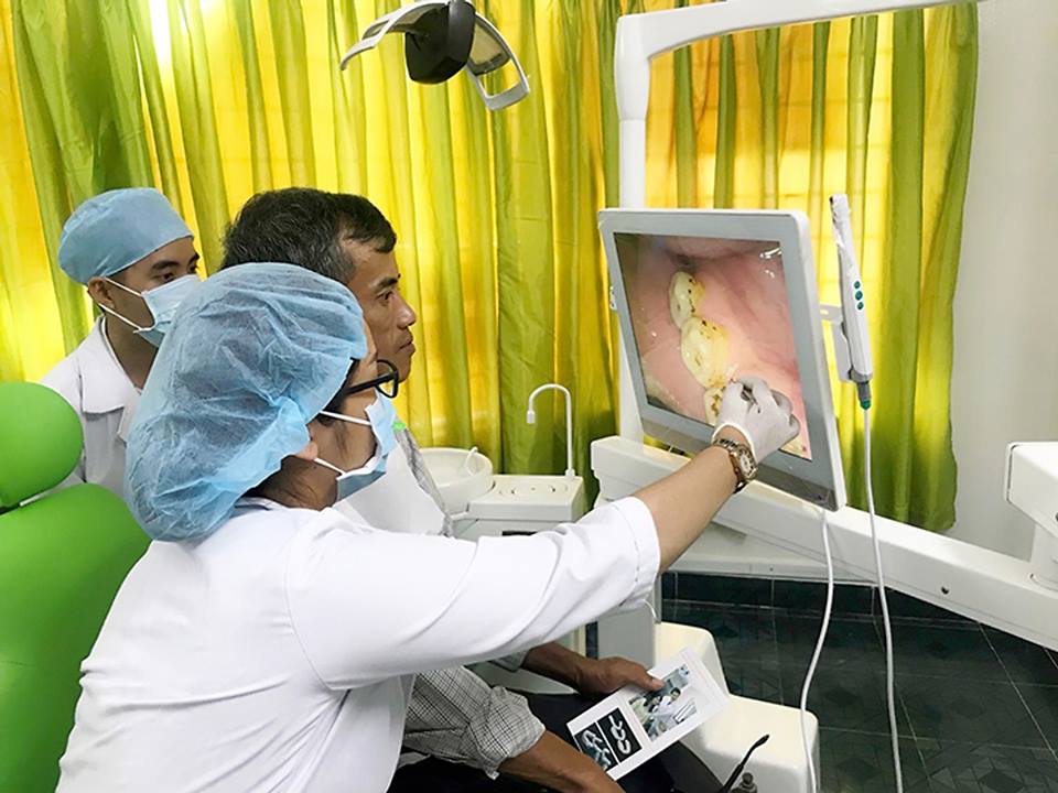 Gói Dịch Vụ 2 Lần Tẩy Trắng Răng Tại Nha Khoa Thẩm Mỹ & Spa Hồng Ân