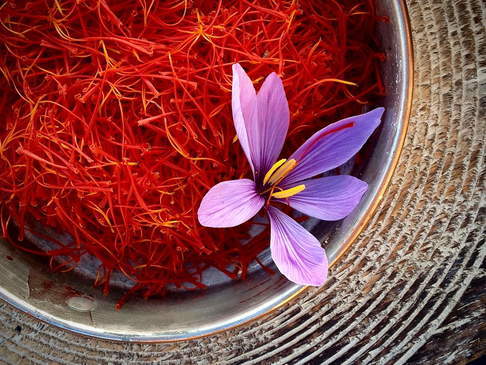 Nhụy hoa nghệ tây Saffron Gohar dòng Negin