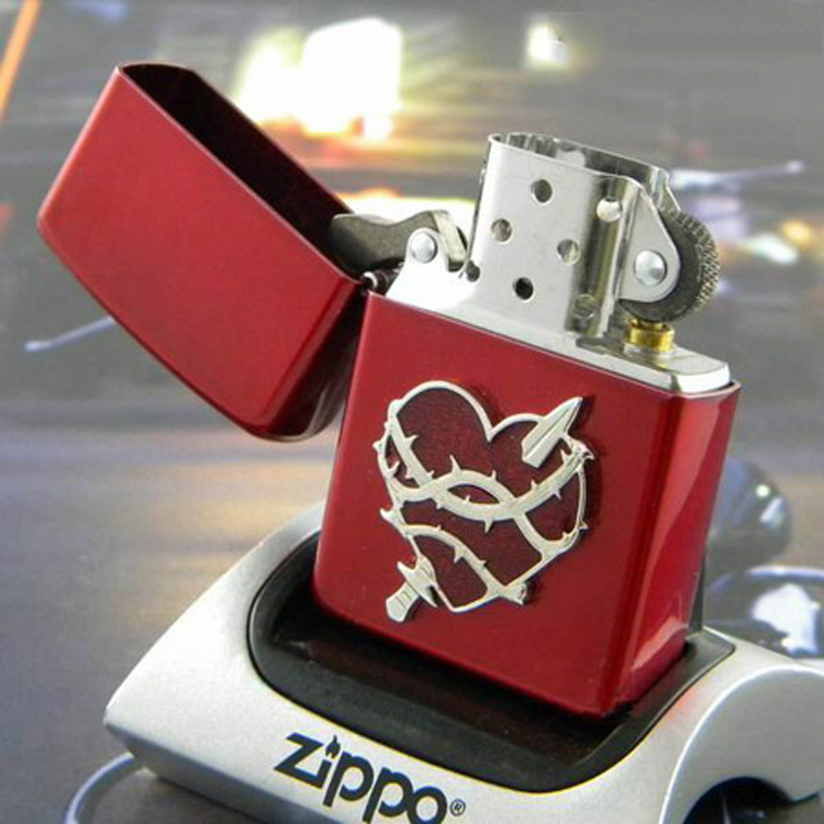 Bật Lửa Zippo 21081 Heart Attack Candy Apple Red