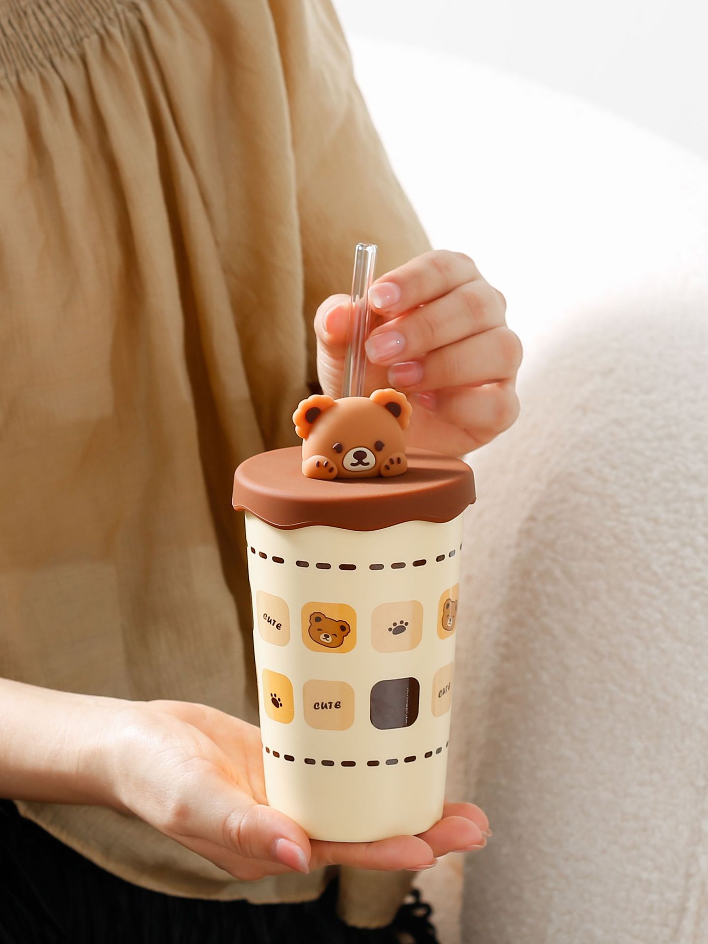 Ly Gốm Sứ Gấu dễ thương 420ML kèm Nắp silicon và Ống hút thủy tinh