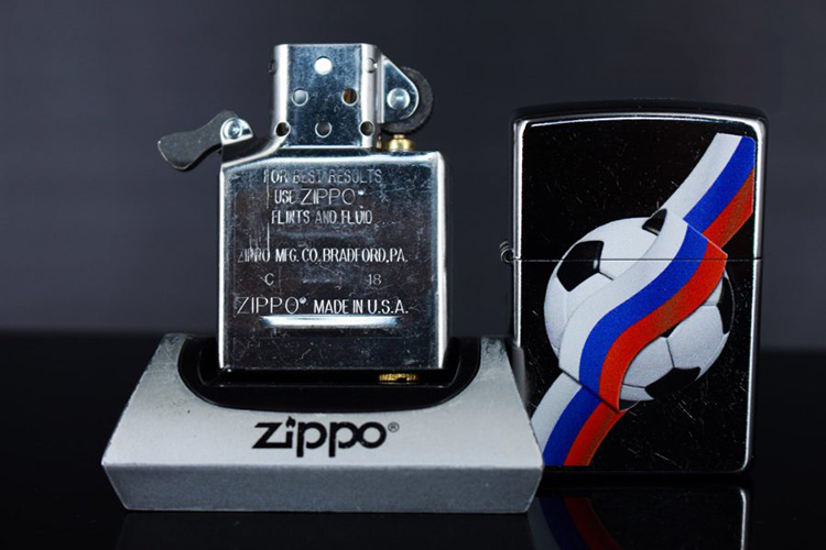 Bật Lửa Zippo 207 Russian Soccer Ball Design