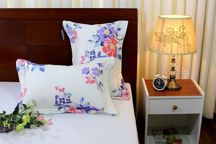 Bộ 2 Áo Gối Đầu Thắng Lợi (Màu Ngẫu Nhiên)