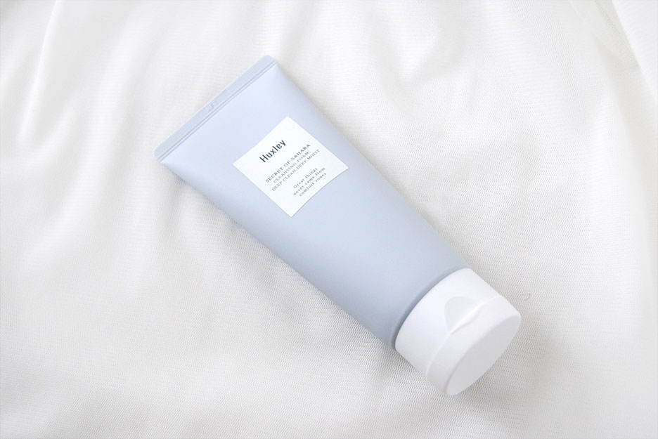 Sữa rửa mặt sạch sâu dành cho da dầu Huxley Cleansing Foam Deep Clean, Deep Moist 100g