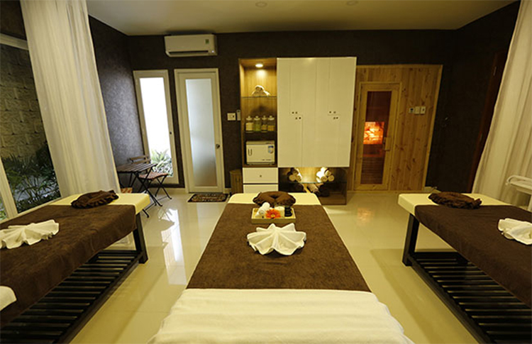 Voucher 16 Bước Trắng Sáng Da, Sạch Mụn, Mịn Màng Thải Độc Chì Cao Cấp (90 Phút) Tại Ellis Spa