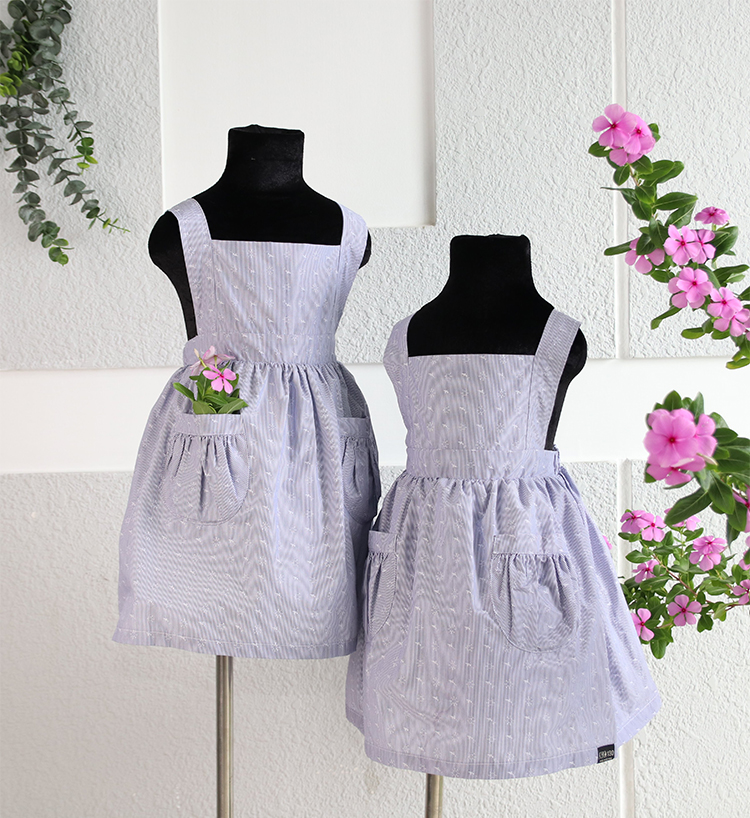 Đầm Bé Gái Yếm Caro Trắng Xanh KIKA GND-0010