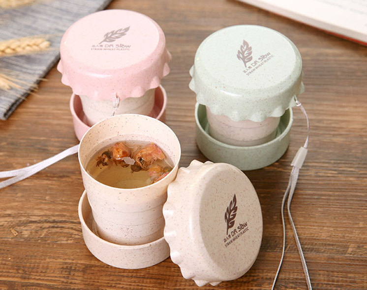 Bộ sản phẩm làm từ thân cây yến mạch thiên nhiên, thân thiên gồm: 1 dụng cụ vắt cam (10.5 x 17 x 8cm) + 2 ly xếp gọn (10.5 x 17 x 8cm) giao màu ngẫu nhiên