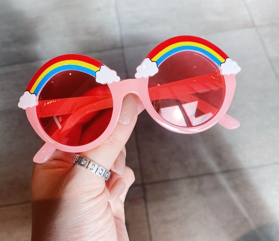 mat-kinh-cho-be-chong-tia-uv-4