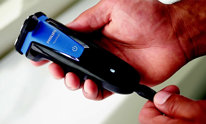 Máy Cạo Râu Cho Nam Philips AquaTouch S1030/04