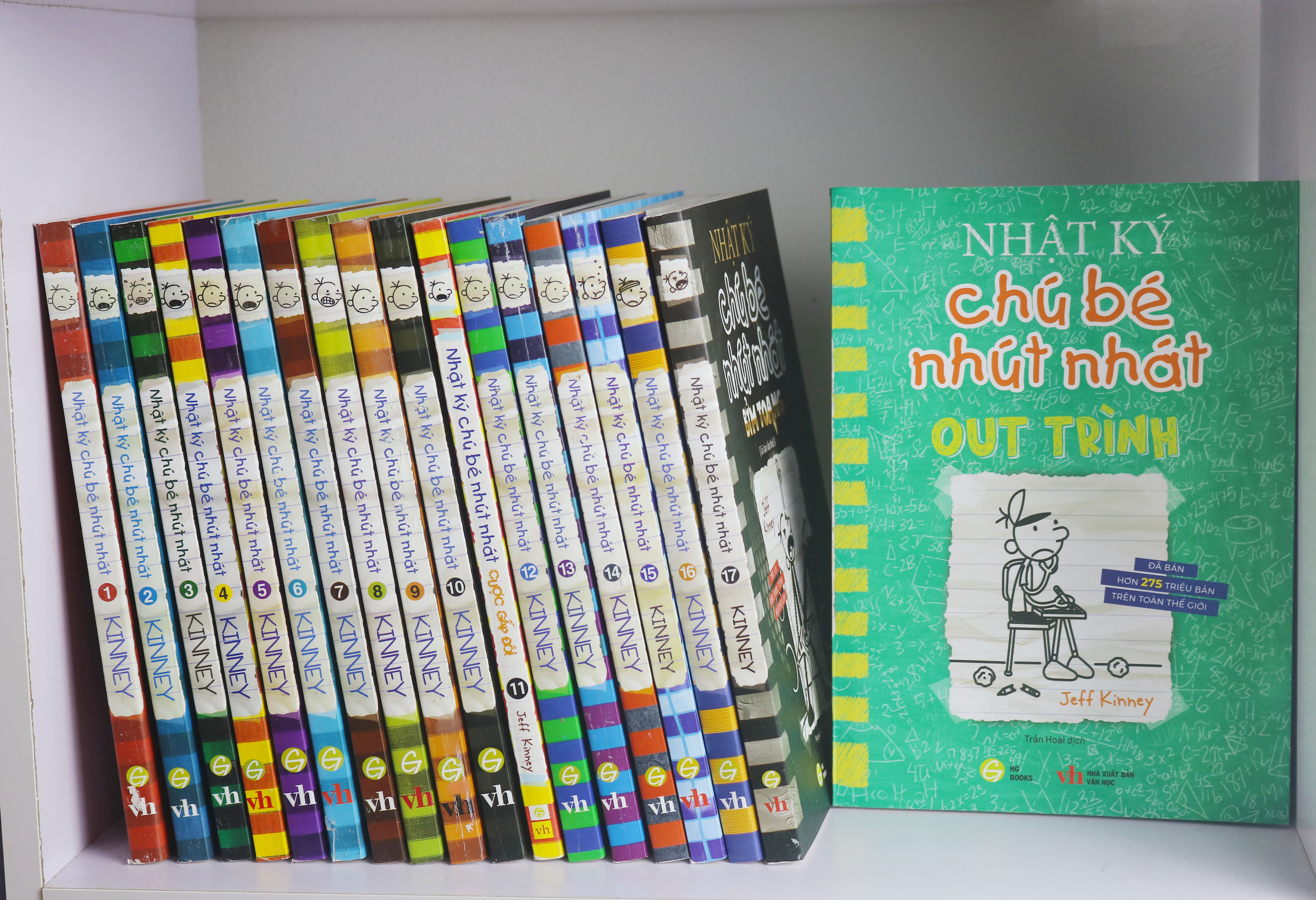 [Combo tập 6-10] Sách Song Ngữ: Nhật Ký Chú Bé Nhút Nhát - Diary Of A Wimpy Kid - Truyện song ngữ dành cho thiếu nhi có note từ vựng, tặng kèm file nghe - HG Books