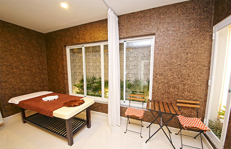 Voucher 14 Bước Trắng Sáng Da, Sạch Mụn, Mịn Màng Điều Trị Mụn Cao Cấp (90 Phút) Tại Ellis Spa