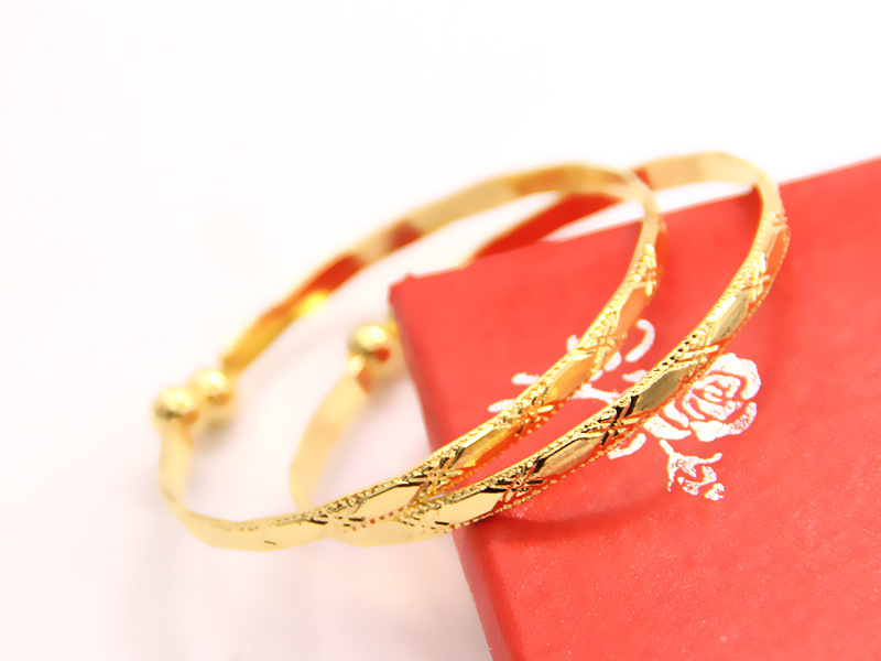 Lắc Tay Nữ, Trẻ em, Hợp Kim Titan Mạ Vàng 18K, không phai màu, Không đen, Bản Rộng 3,5li, Dày 1li, Thời Trang, duyên dáng, sang trọng.