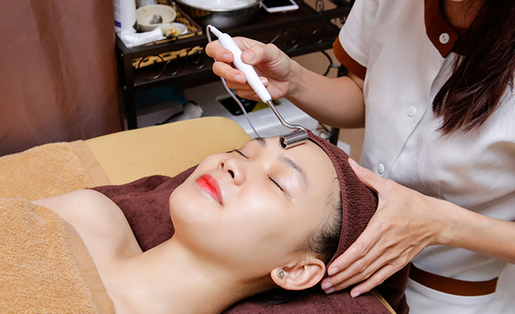 Liệu Trình 80 Phút Chăm Sóc Da Bằng Vitamin C Kết Hợp Đắp Mặt Nạ Thảo Dược (Miễn Tip) Tại Thị Spa