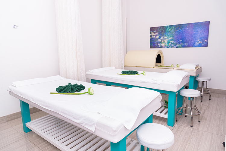 Emilie - Liệu trình điều trị sẹo rỗ Recosma Scar