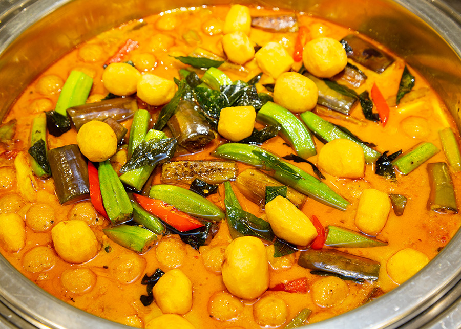 Buffet Tối Gánh Palace 4* - Buffet Tối Hơn 50 Món Hải Sản Cao Cấp Tại Phố Đi bộ Nguyễn Huệ