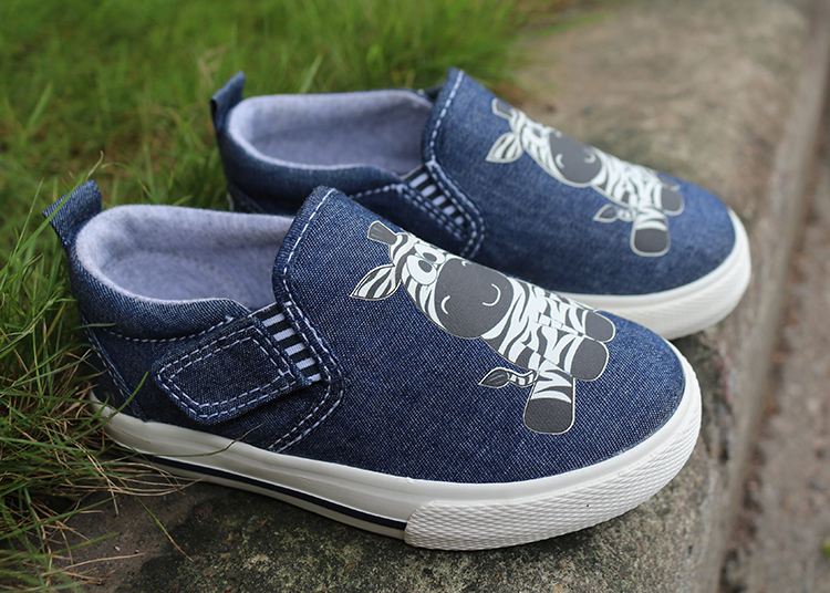 Giày Slipon Cho Bé Trai Urban UB1902 Xanh Bò