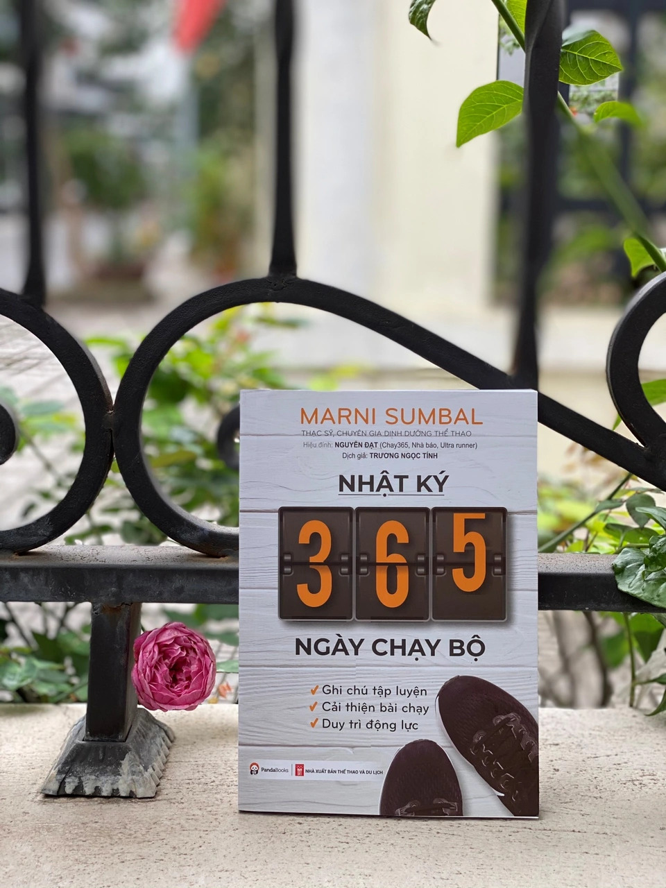 Sách - Nhật ký 365 ngày chạy bộ