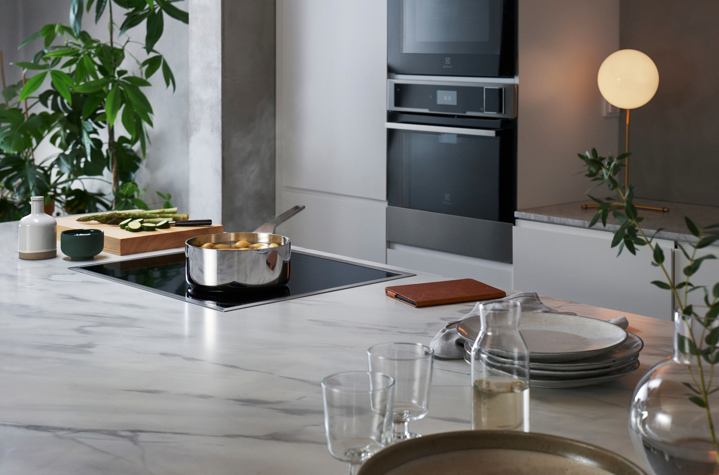 Bếp điện Electrolux EHET66CS - Hàng Chính Hãng