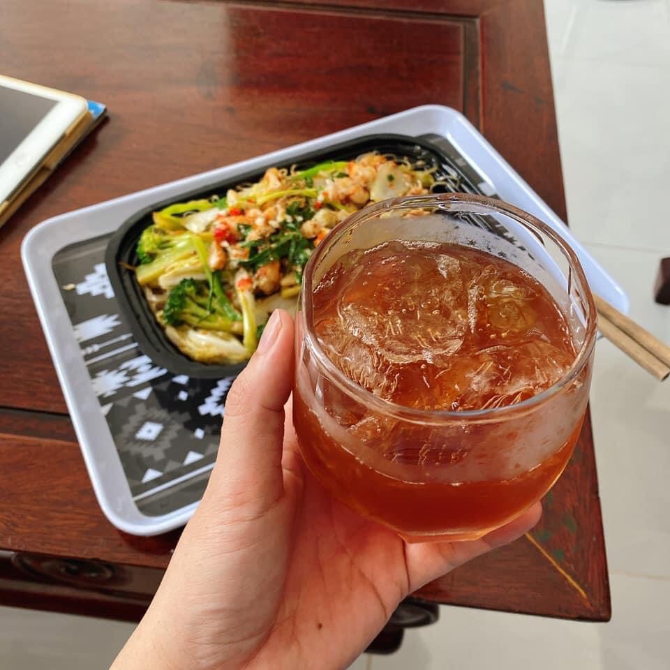 Nước nho nguyên chất lên men tự nhiên Nắng Hồng thơm ngon hơn khi ướp lạnh hoặc dùng với đá lạnh