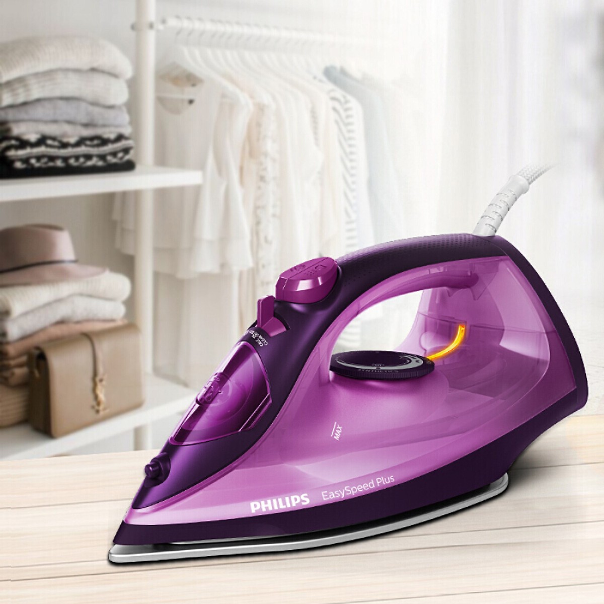 Bàn Là Hơi Nước Mini Cầm Tay Năm Tốc Độ Ủi Philips GC2148 / 38 (2000W)