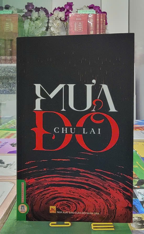 MƯA ĐỎ - Chu Lai - Vietnambook