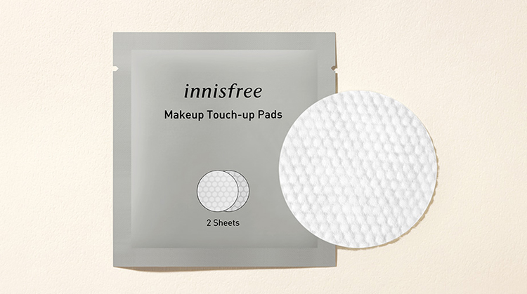 Bông thấm tẩy trang và dưỡng da 2 miếng innisfree Make Up Touch-Up Pads 1.6g  - 131170348