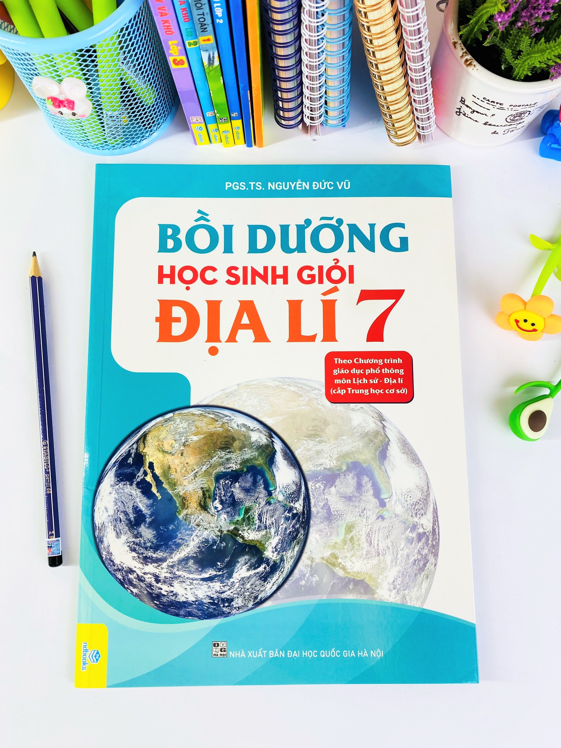 Sách - Bồi Dưỡng Học Sinh Giỏi Địa Lí 7 ( Theo chương trình GDPT môn Lịch Sử - Địa Lí cấp trung học cơ sở ) - ndbooks