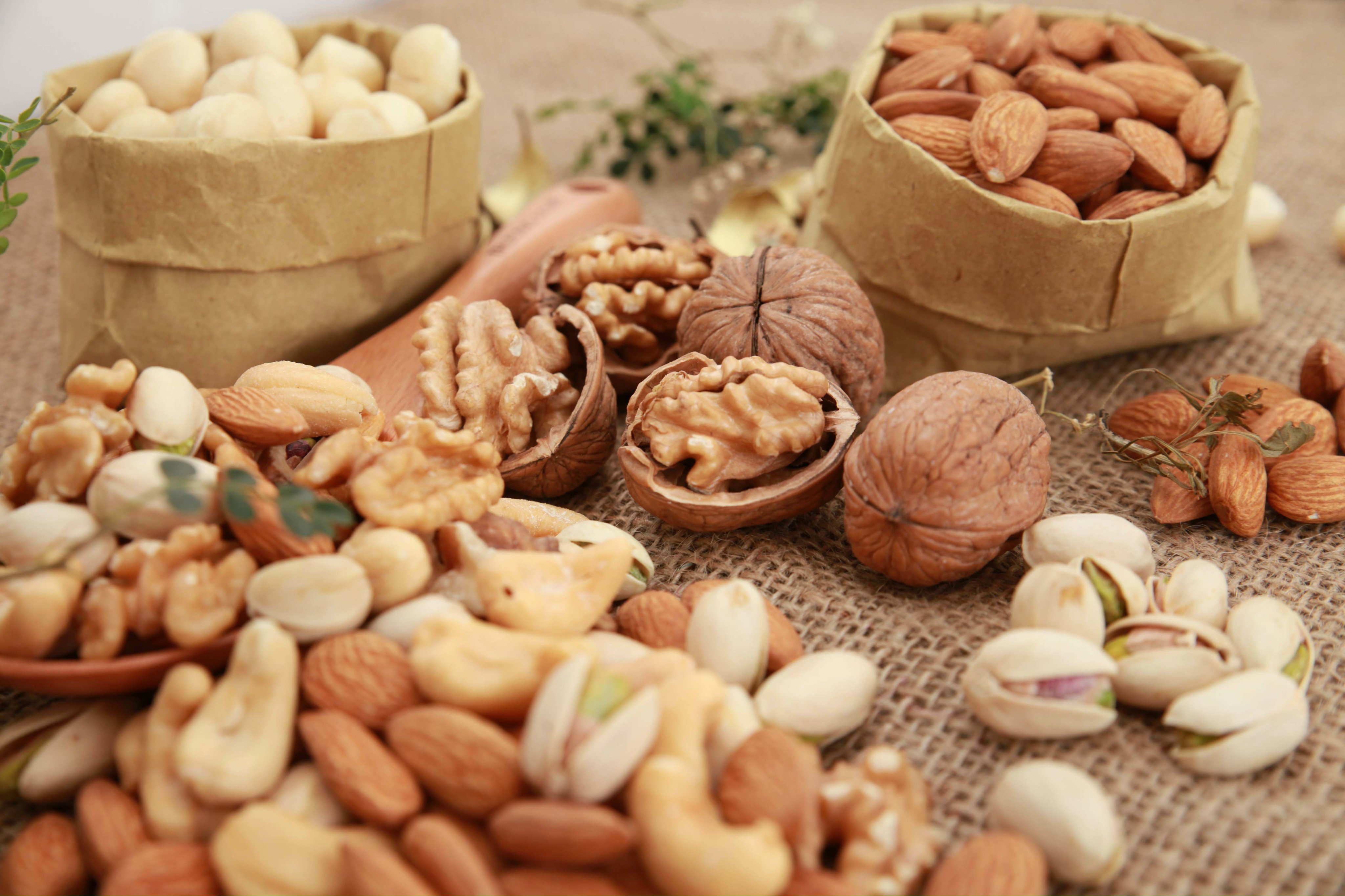 Hạt Dinh Dưỡng Hỗn Hợp 4 Loại Hạt Điều, Hạnh Nhân, Óc Chó, Dẻ Cười Sấy Muối Lafooco 400g