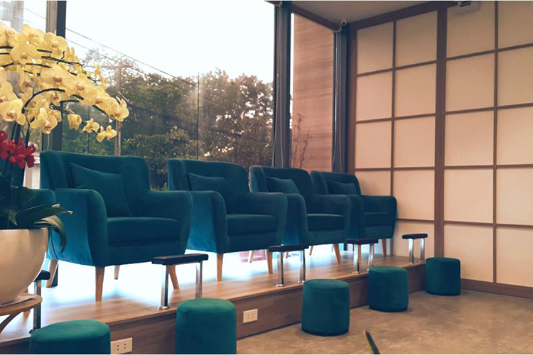 Liệu Trình Massage Tinh Dầu Aroma Tại Hebe Spa