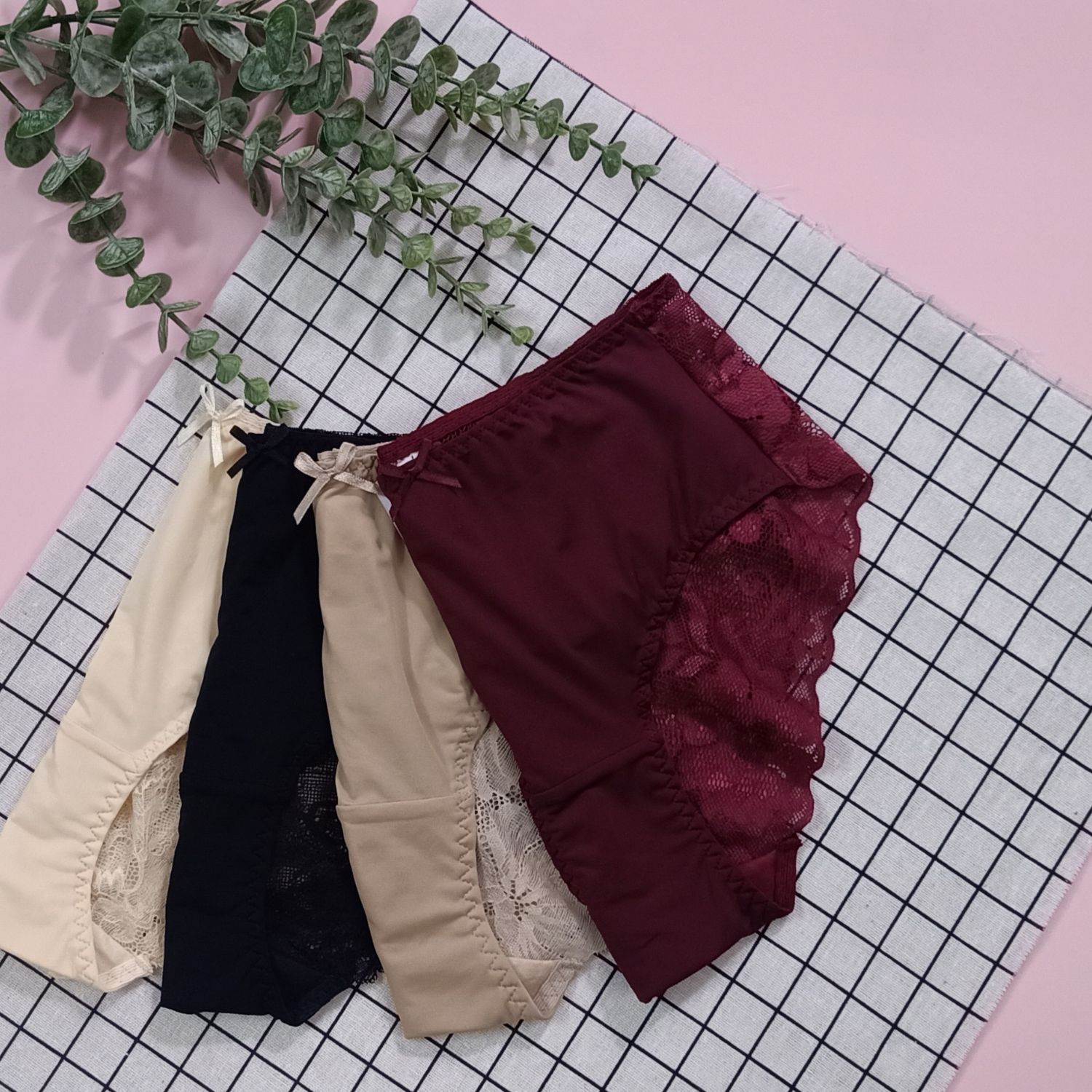 Quần lót nữ thun lạnh phối ren họa tiết Vicci QV.104 mềm mại, sexy, quyến rũ, gợi cảm
