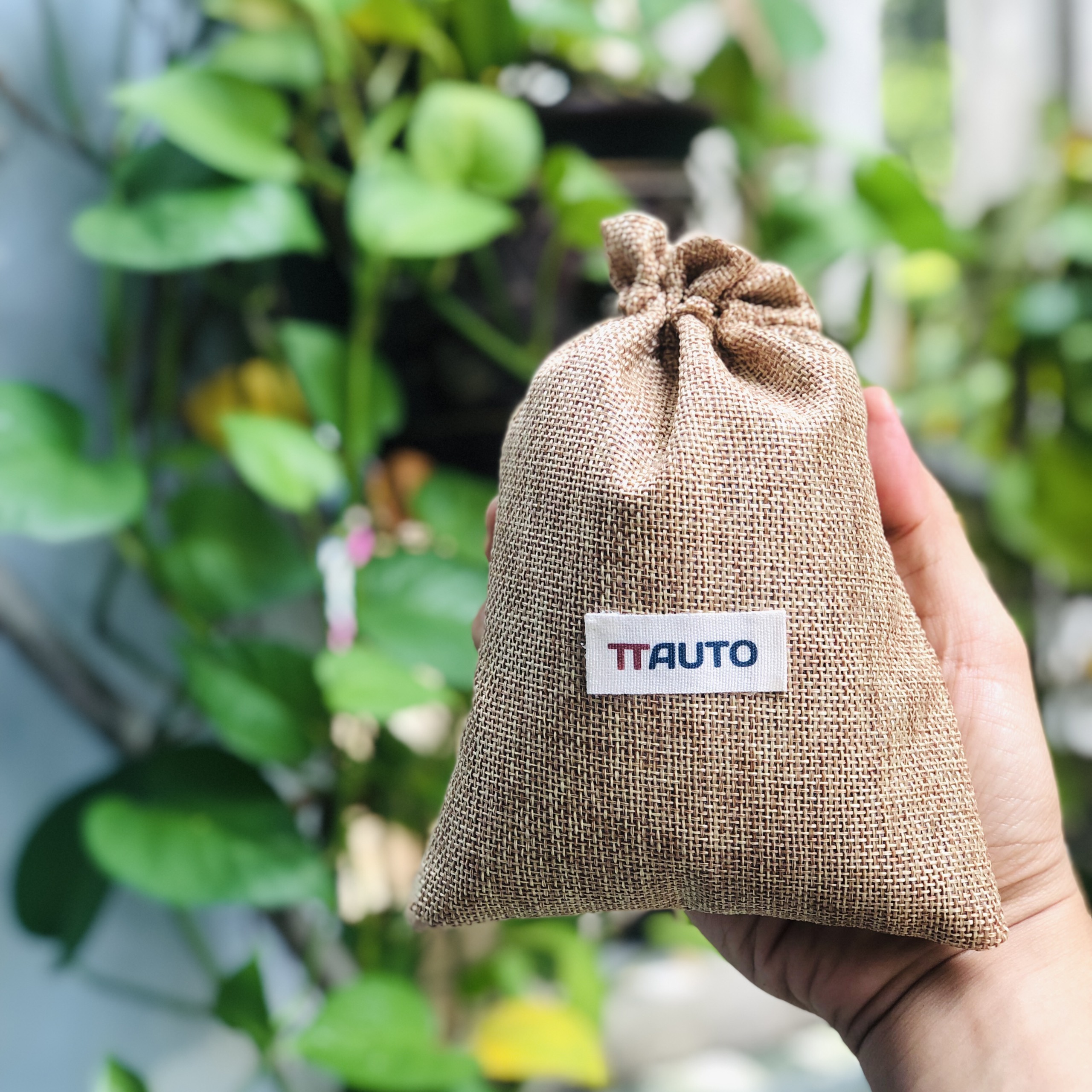 Túi than hoạt tính TTAUTO 100% từ gáo dừa Bến Tre khử mùi diệt khuẩn trên ô tô, tủ đồ, phòng tắm - Túi 300 Gram