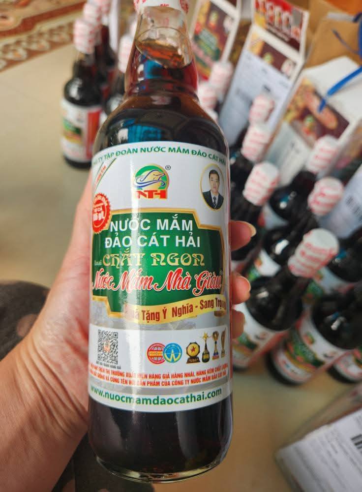 Nước mắm Chắt Ngon Nhà Giàu độ đạm cao,Hộp 2 chai ,dung tích 500ml/chai