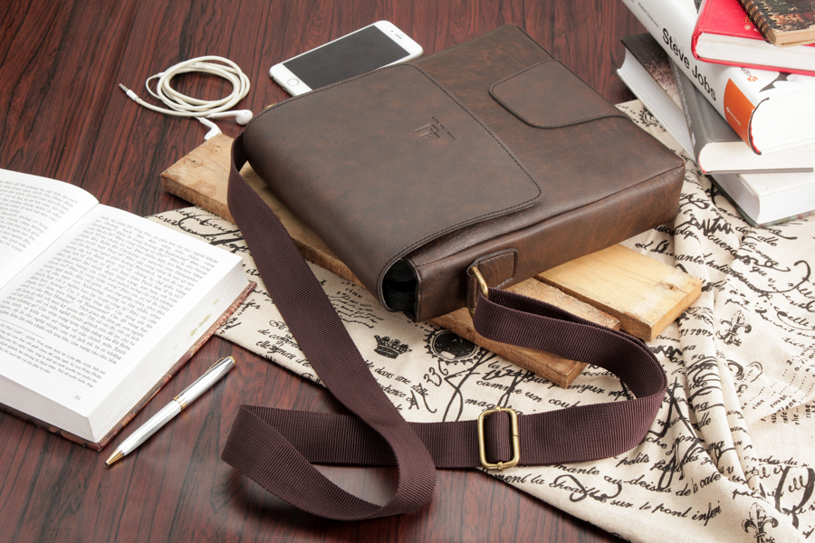 Túi Đeo Chéo Nam Thời Trang D267N (24 x 8 cm)