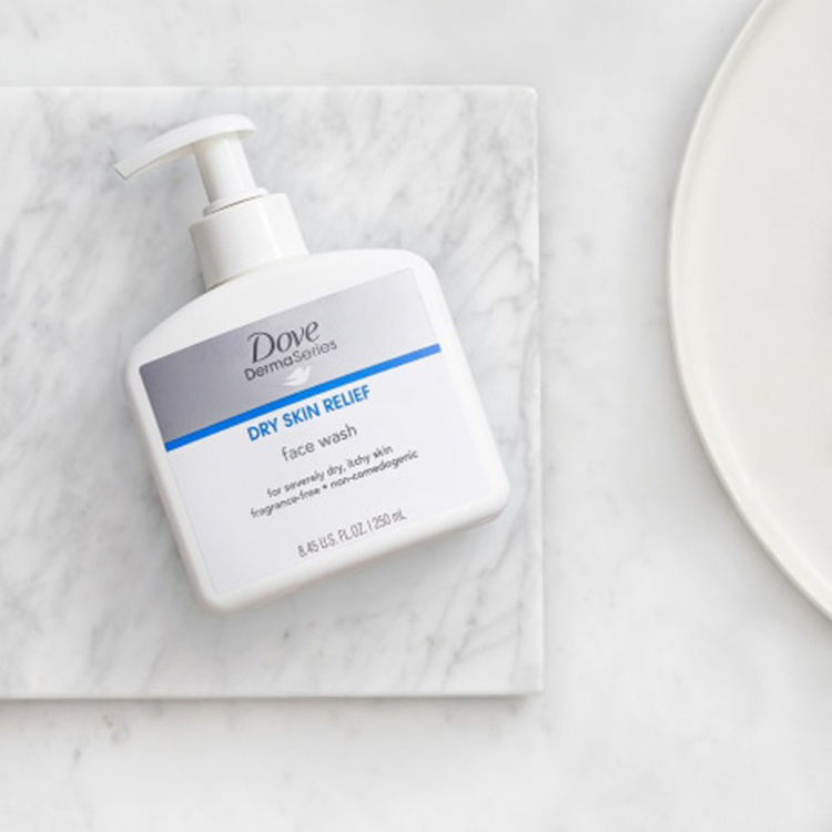 Sữa Rửa Mặt Dove Dermaseries Dry Skin Relief (250ml)