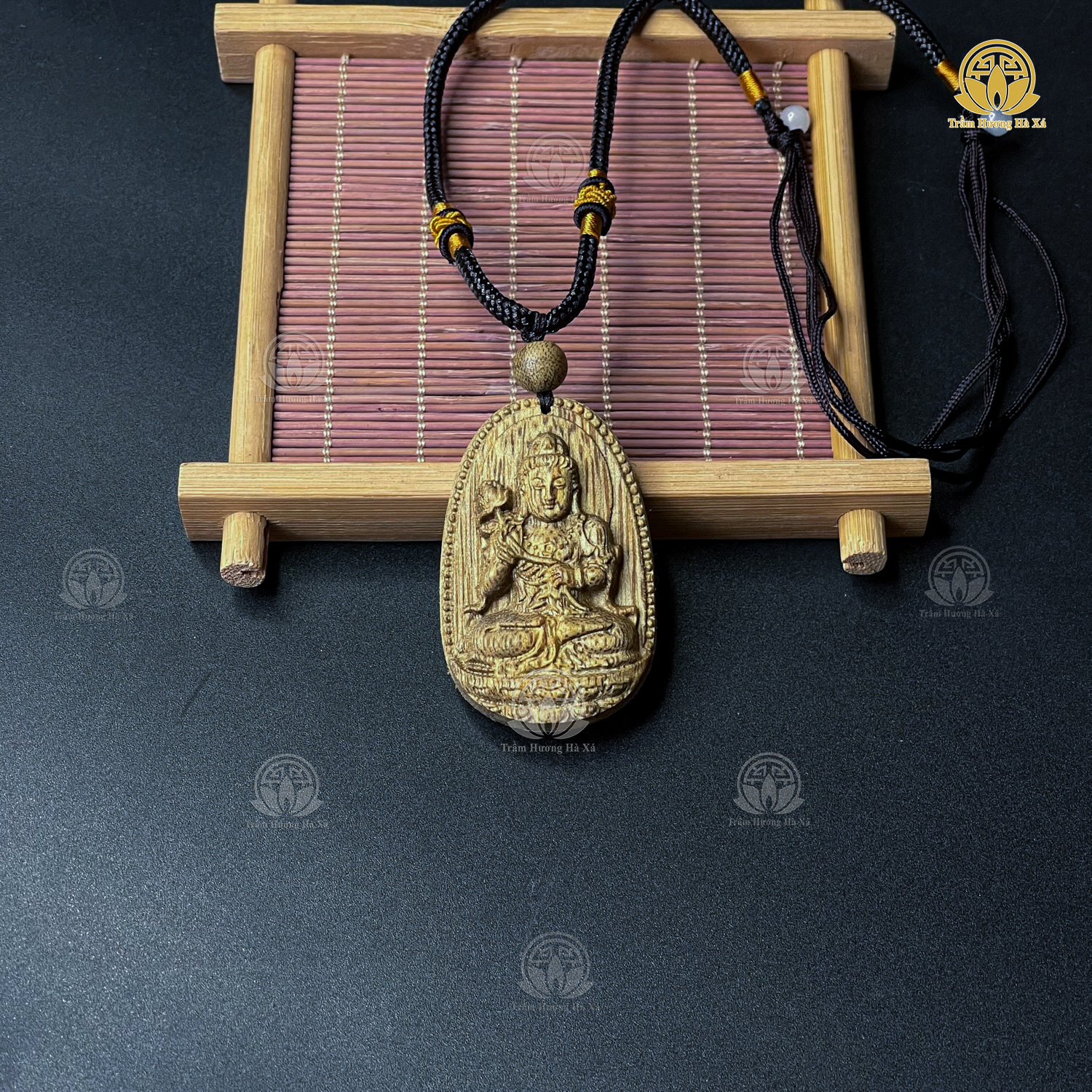 Mặt phật bản mệnh đeo cổ trầm hương phong thủy có kèm dây mang lại may mắn, bình an và tài lộc Trầm Hương Hà Xá