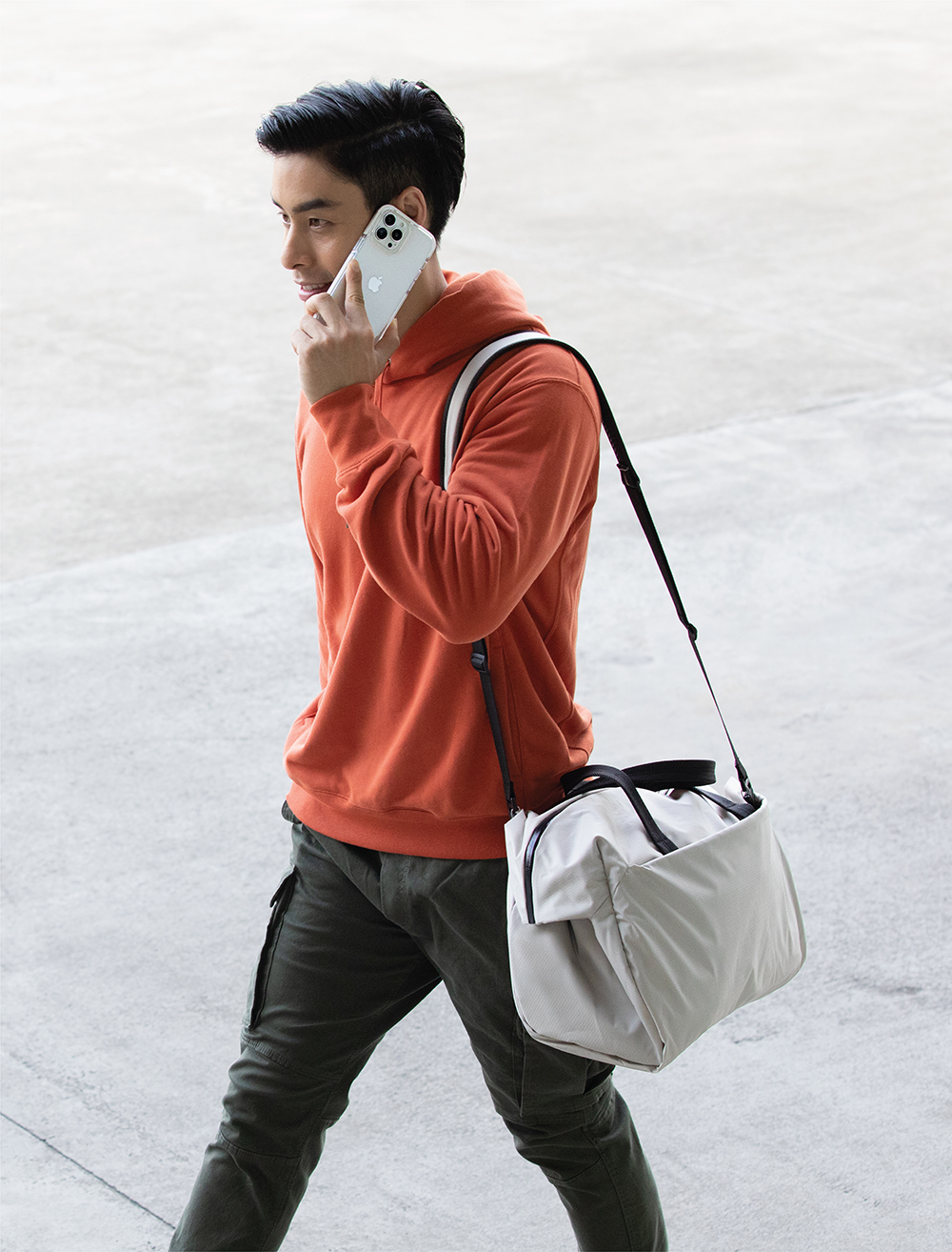 Ốp Lưng UNIQ Hybrid Combat Dành Cho Iphone 14/ 14 Plus/ 14 Pro, 14 Pro Max - Hàng Chính Hãng