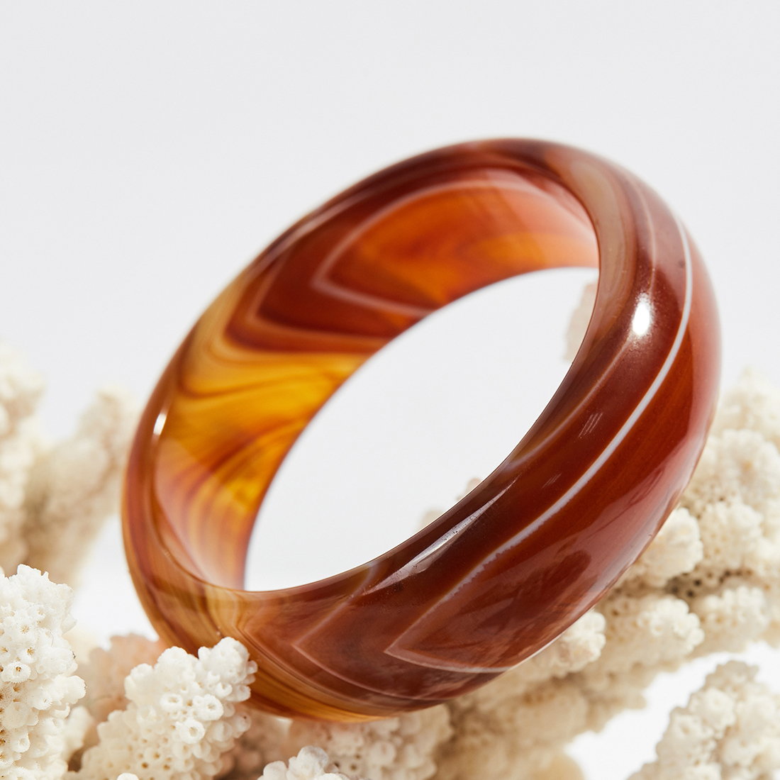 Vòng tay mã não vàng nâu bản hẹ dầy 20mm - Ngọc Qúy Gemstones
