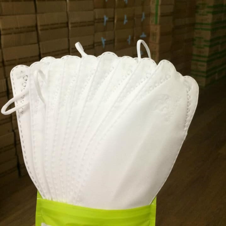 1 cái khẩu trang y tế KF94 Bảo Long 4 lớp sản xuất tại Việt Nam theo công nghệ 4D và chuẩn KF94 Hàn Quốc