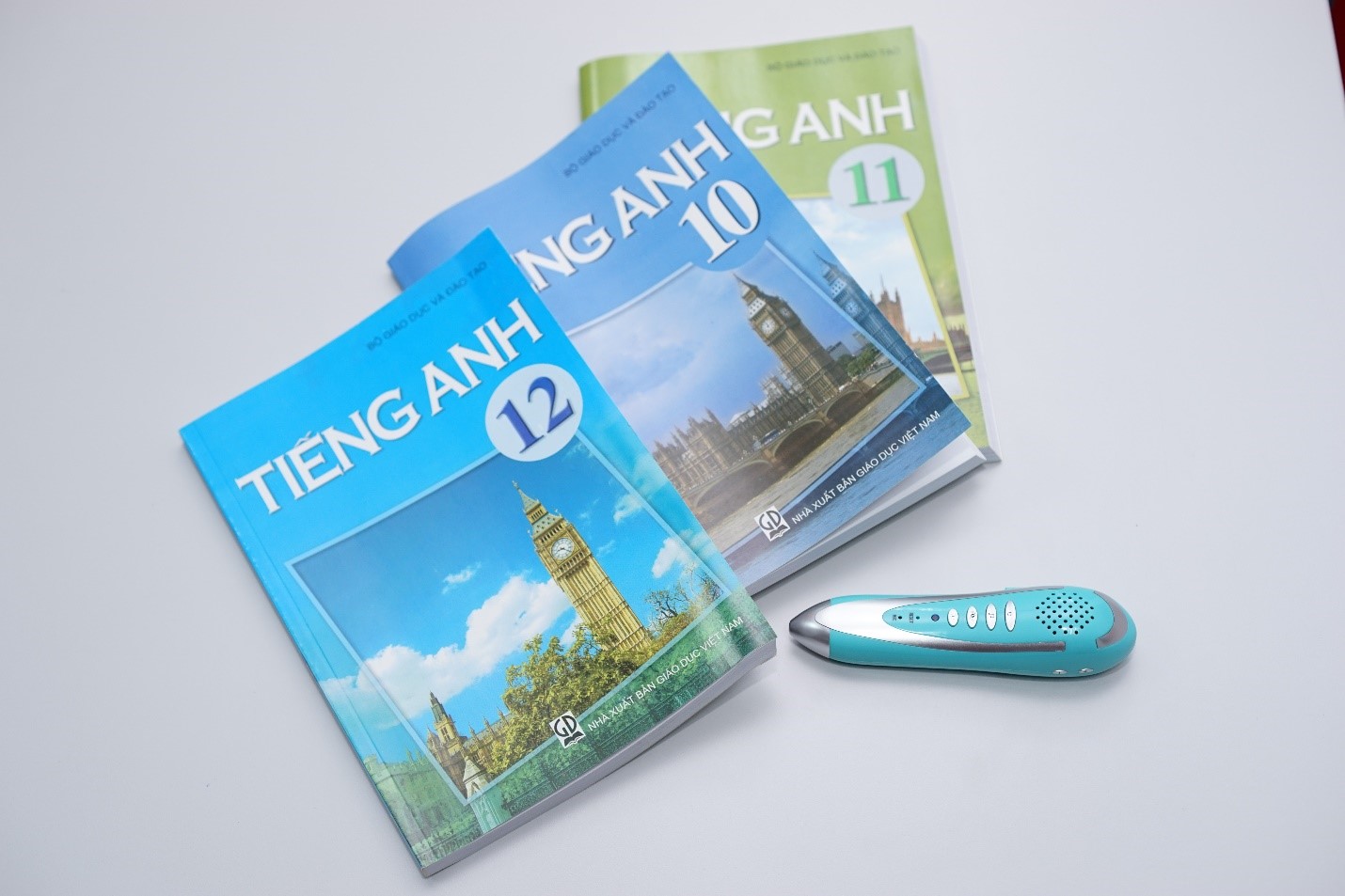 Bút Chấm Đọc Học Tiếng Anh Smart-Talk 2 Easy Talk P09 - Dành Cho Học Sinh Trung Học Phổ Thông